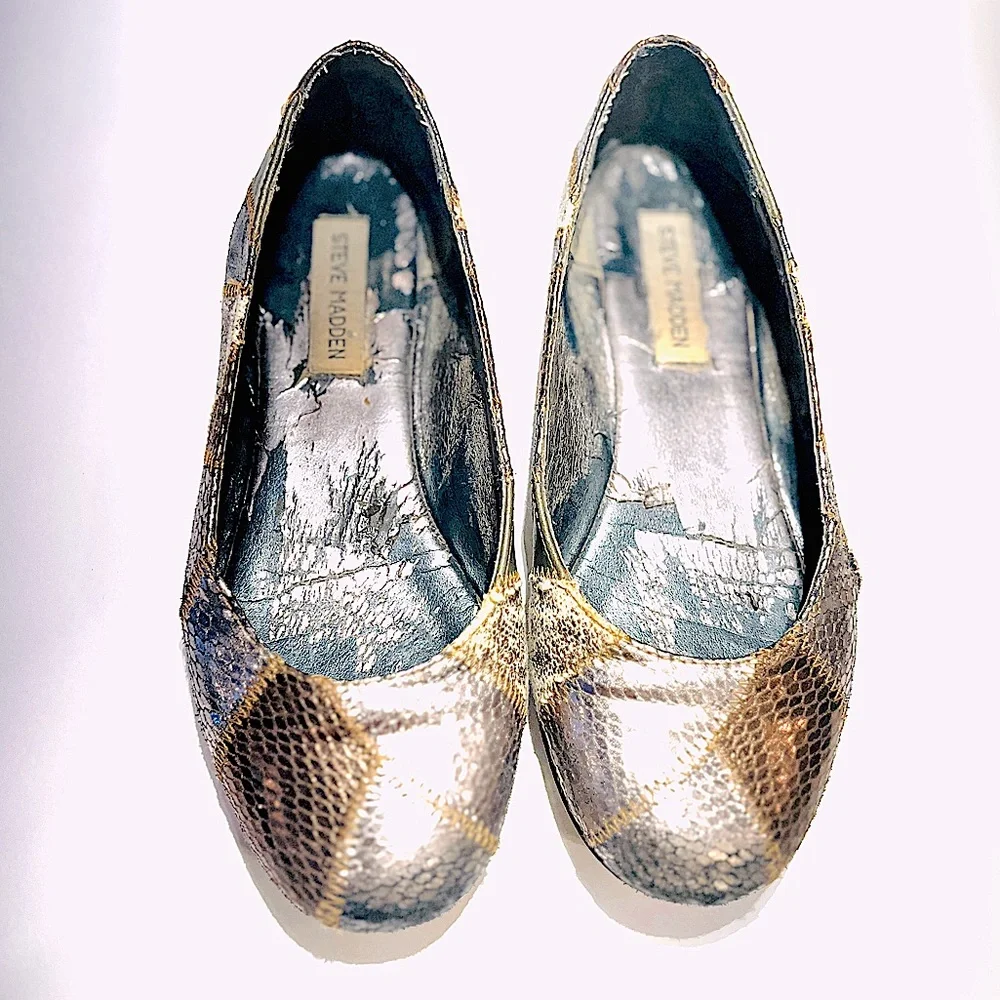 Steve Madden Two Toned Metallic Embossed Snake Print Ballet Flats, Girls Size 3Y